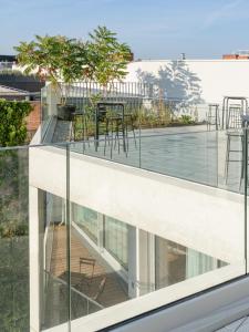 Carlotta Apartments