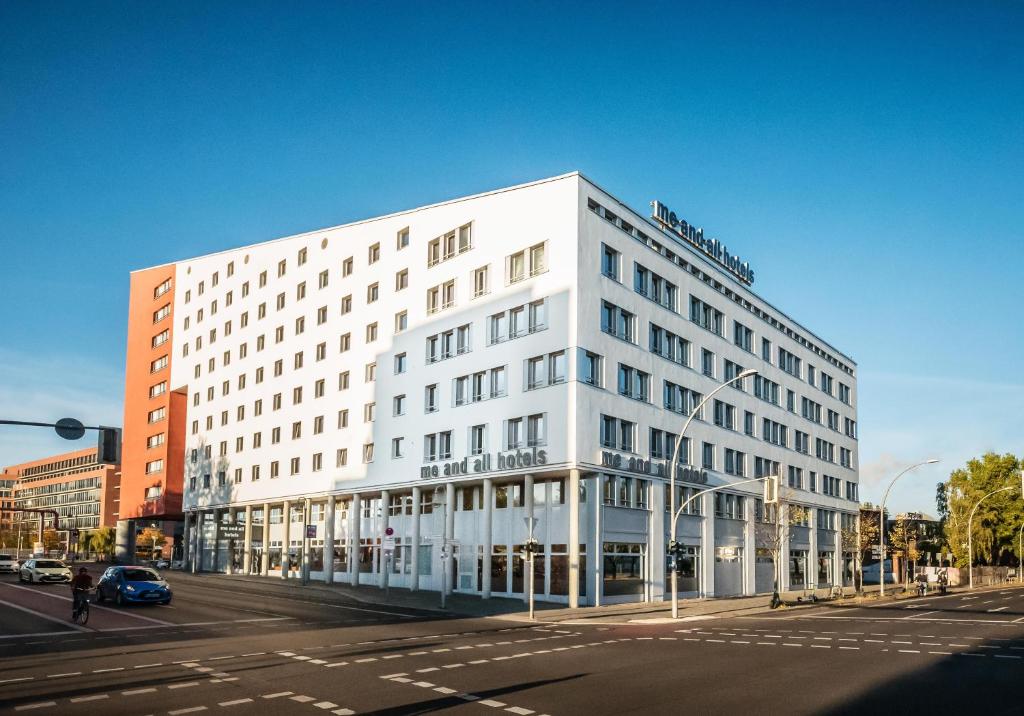 Me and All Hotel Berlin East Side